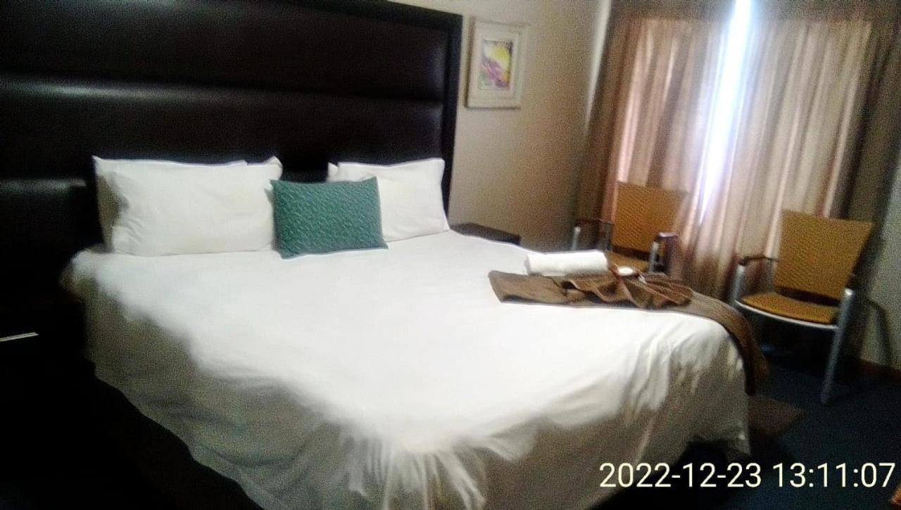 Hemmingways Bed & Breakfast King William's Town Exterior photo